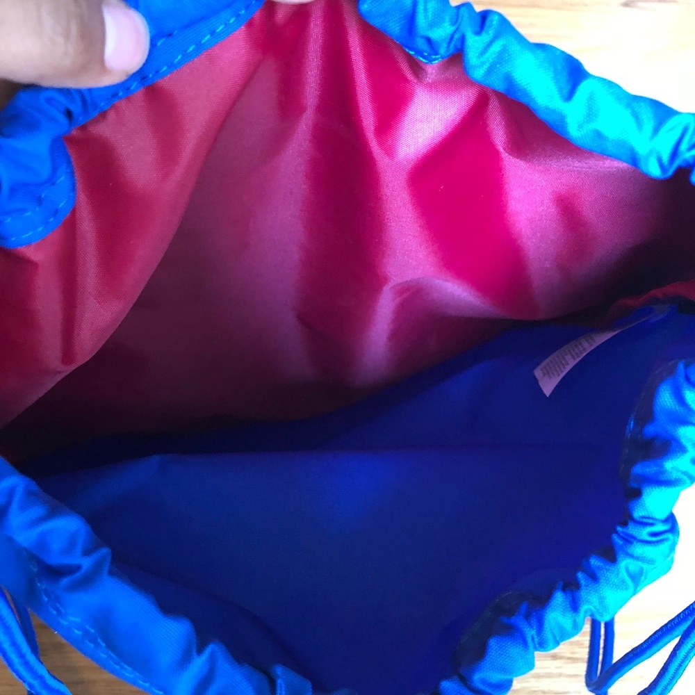 !SOLD! Reebok Drawstring Bag - Picture 4 of 4